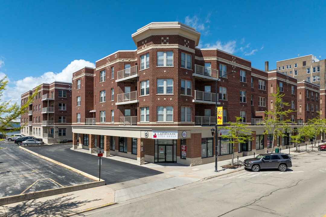 Washington Square Apartments in Green Bay, WI - Building Photo