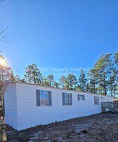 337 Gold Coast Dr in Hampstead, NC - Building Photo