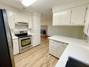 9733 Hidden Ln, Unit Home in Palo Cedro, CA - Building Photo - Building Photo