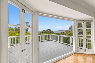 7851 Hillside Dr in San Diego, CA - Building Photo - Building Photo