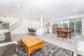 235 White Deer Rocks Rd in Woodbury, CT - Building Photo - Building Photo