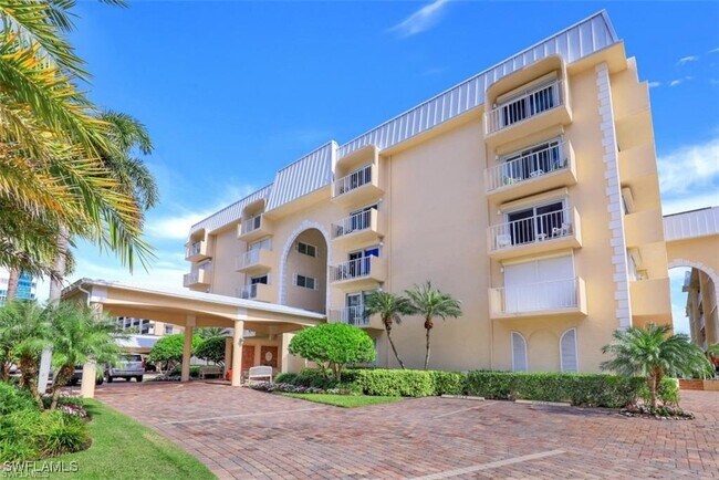 property at 3450 Gulf Shore Blvd N