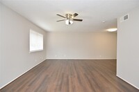 5628 Birchmont Dr photo'