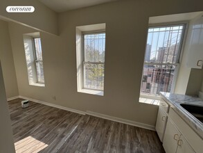 750 Glenmore Ave in Brooklyn, NY - Building Photo - Building Photo