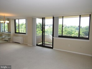 4201 Cherry Hill Rd-Unit -508 in Arlington, VA - Building Photo - Building Photo