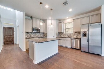 6136 Hightower St in Aubrey, TX - Building Photo - Building Photo