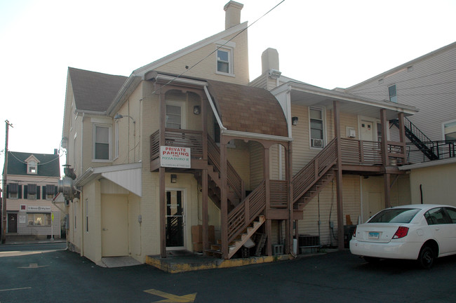 200 Cattell St in Easton, PA - Foto de edificio - Building Photo