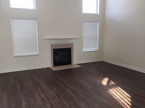 1130 Mastell Dr in Reynoldsburg, OH - Foto de edificio - Building Photo