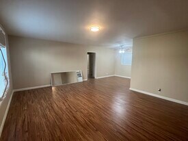 14149 Vanowen St, Unit 5 in Valley Glen, CA - Building Photo