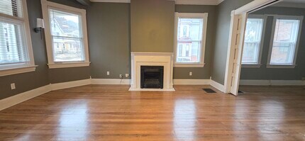 3711 Morris Pl, Unit #1 in Cincinnati, OH - Foto de edificio - Building Photo