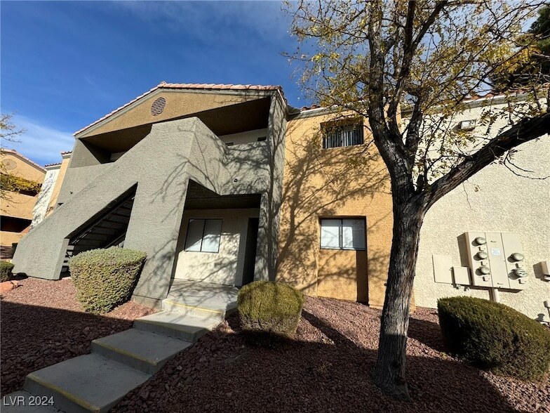 3151 N Soaring Gulls Dr, Unit 1050 in Las Vegas, NV - Building Photo