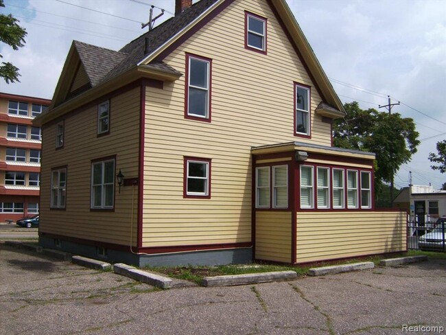 425 W 5th Ave in Flint, MI - Building Photo - Building Photo