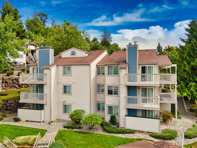 Newport Heights Apartments in Tukwila, WA - Building Photo - Building Photo