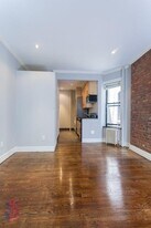52 Barrow St, Unit 5A in New York, NY - Building Photo