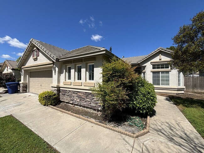 2309 Warm Springs Dr in Modesto, CA - Building Photo - Building Photo