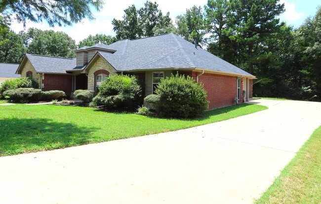 3975 Chapel Woods Blvd in Tyler, TX - Building Photo - Building Photo