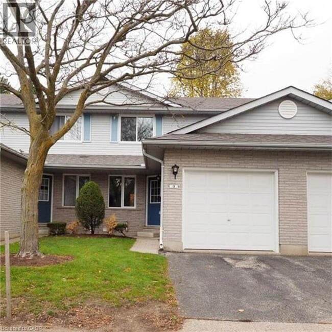 property at 425 Kingscourt Dr