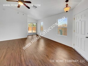 7622 W August Moon Pl in Tucson, AZ - Building Photo - Building Photo