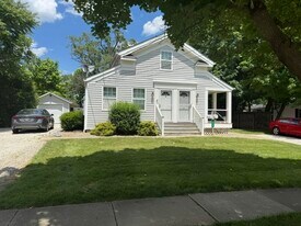 239 W North St, Unit 1 in Medina, OH - Building Photo