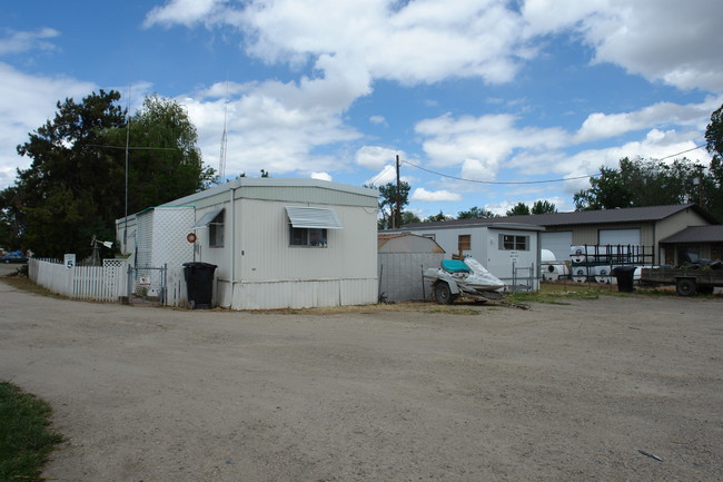 R & S MOBILE COURT in Garden City, ID - Building Photo - Building Photo