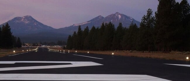 15821 Kittyhawk Ln in Sisters, OR - Building Photo - Building Photo