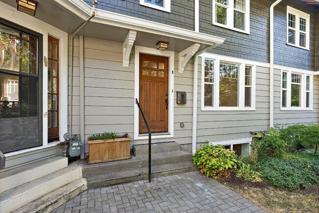 1617 Division Ave in Tacoma, WA - Foto de edificio - Building Photo