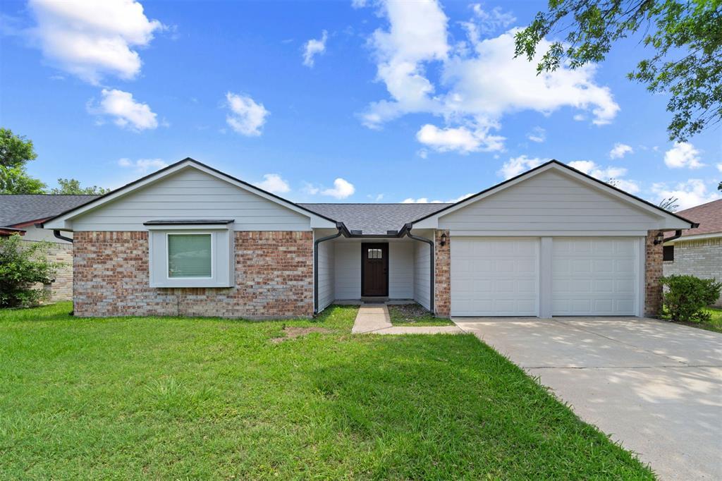 20102 Woodhall Ln in Humble, TX - Building Photo