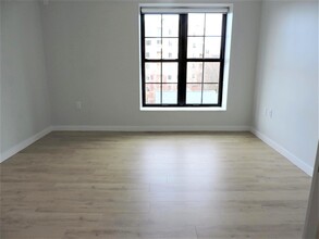 9 Soden St, Unit 407 in Cambridge, MA - Foto de edificio - Building Photo