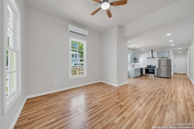 418 Atlanta St in San Antonio, TX - Building Photo - Building Photo