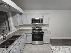 919 Crestwood Dr in Cedar Hill, TX - Building Photo - Building Photo