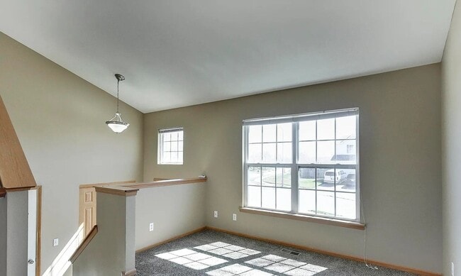 15304 Bondesson St in Bennington, NE - Building Photo - Building Photo