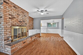 105 E Ford St in Denison, TX - Building Photo - Building Photo