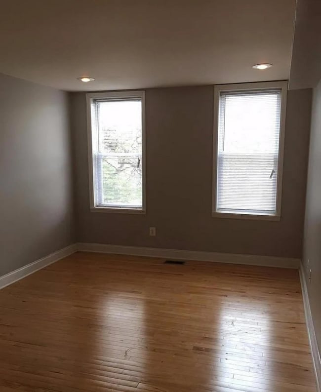 property at 1013 W Cross St