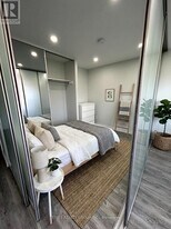 15 Walmer Rd in Toronto, ON - Building Photo