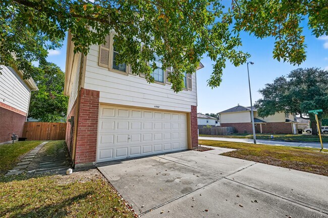 11902 Rolling Stream Dr in Tomball, TX - Foto de edificio - Building Photo