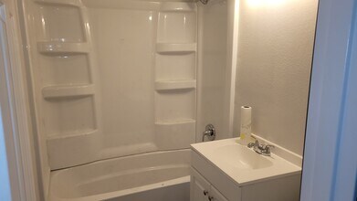 409 S Madison Ave in New Underwood, SD - Building Photo - Building Photo