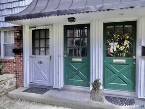 245 Unquowa Rd in Fairfield, CT - Building Photo - Building Photo