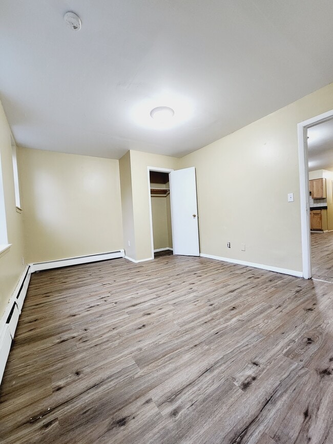 62 Atlantic St, Unit 2 in Jersey City, NJ - Foto de edificio - Building Photo