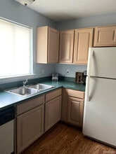 23295 Stromp Ct in Brownstown Township, MI - Building Photo - Building Photo