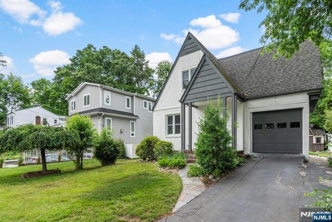 181 5th St in Cresskill, NJ - Building Photo - Building Photo