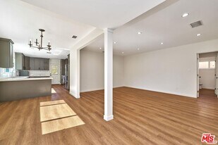 6443 Columbus Ave in Los Angeles, CA - Building Photo