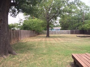 718 Cordell St in Denton, TX - Foto de edificio - Building Photo