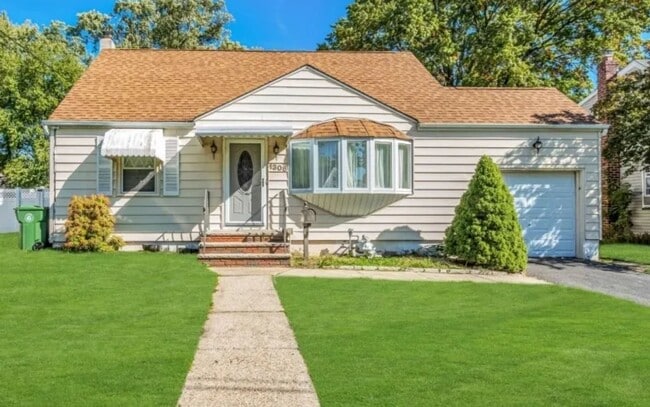 1308 Sunnyfield Dr in Linden, NJ - Building Photo - Building Photo