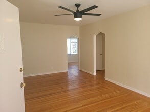 1825 Clinton Ave, Unit D in Alameda, CA - Building Photo - Building Photo
