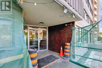 2050-2050 Bridletowne Cir in Toronto, ON - Building Photo - Building Photo