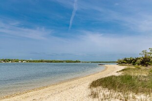 22 Gardiners Path in Sag Harbor, NY - Building Photo - Building Photo