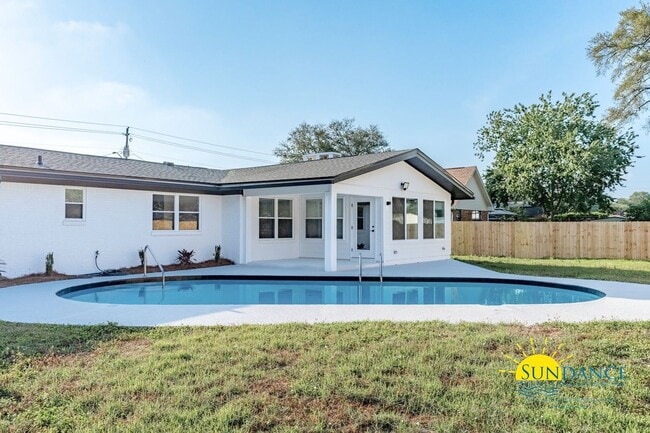 618 Country Club Ave NE in Fort Walton Beach, FL - Building Photo - Building Photo