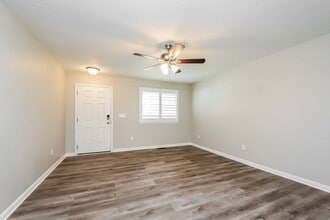 3762 Teal Run Wy in South Salt Lake, UT - Building Photo - Building Photo