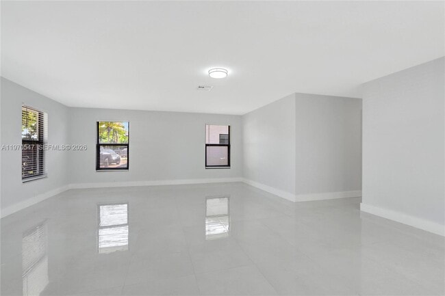 7480 Johnson St in Hollywood, FL - Foto de edificio - Building Photo