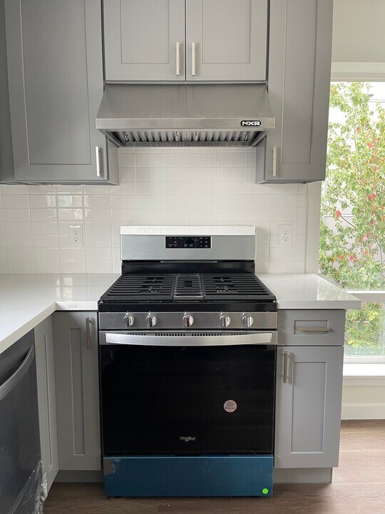 1805 Bellevue Ave in Seattle, WA - Building Photo